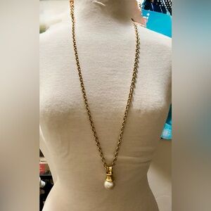 Large Faux Pearl Gold Toned Metal Bail Cap and Chain Pull Over Fashion Necklace